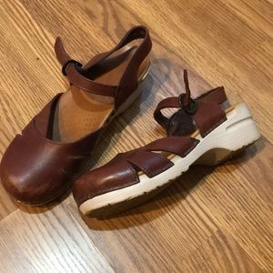 Dansko buckle Sandals . Euro 39